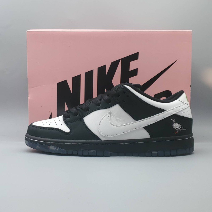 Nike SB Dunk Low Staple Panda Pigeon