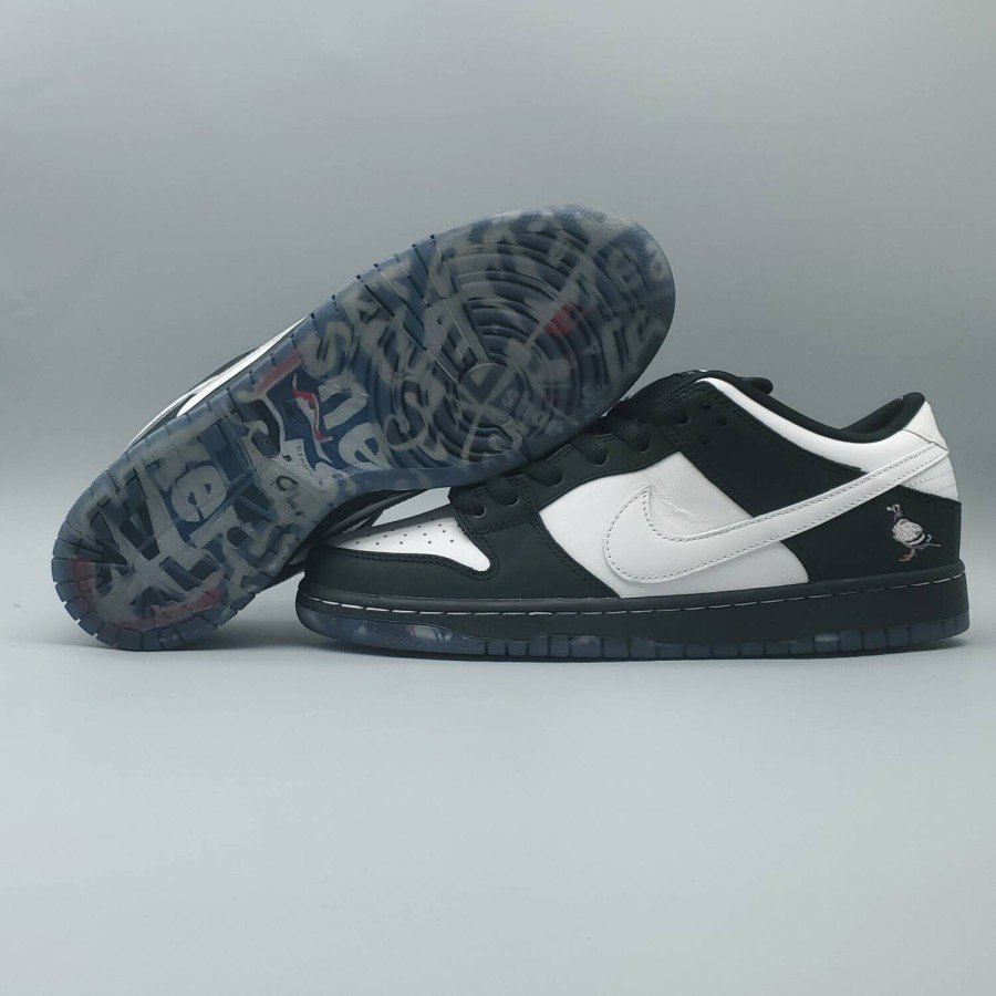 Nike SB Dunk Low Staple Panda Pigeon