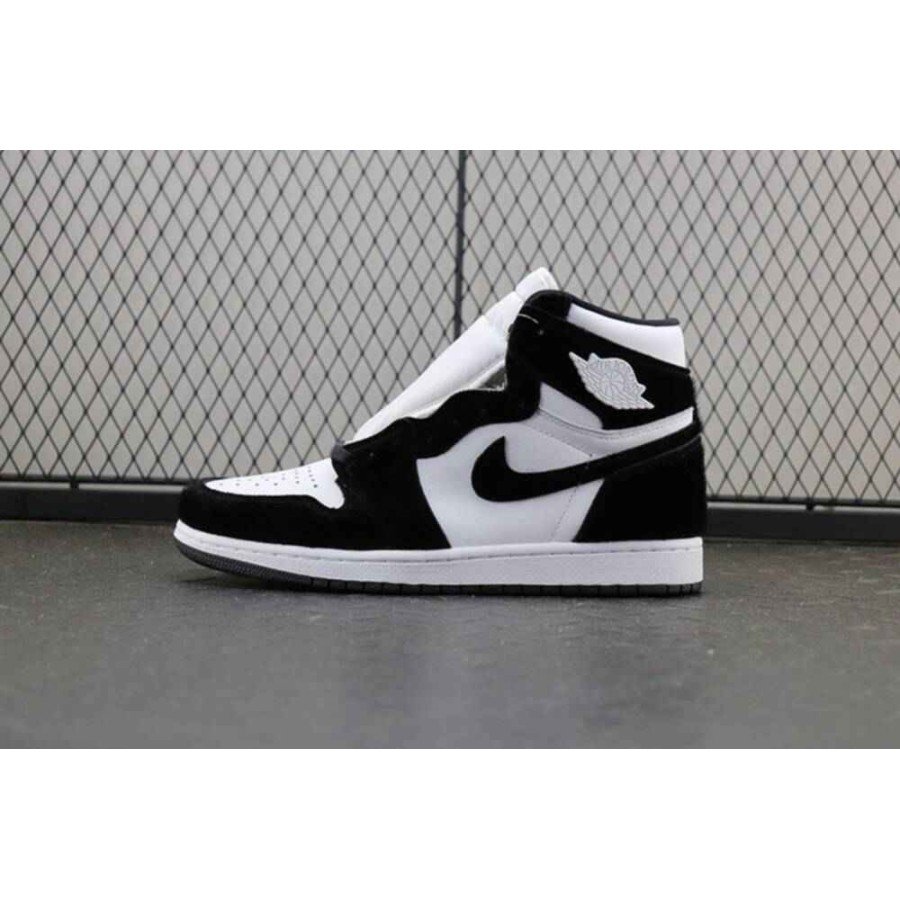 Jordan 1 Retro High Twist "Panda"