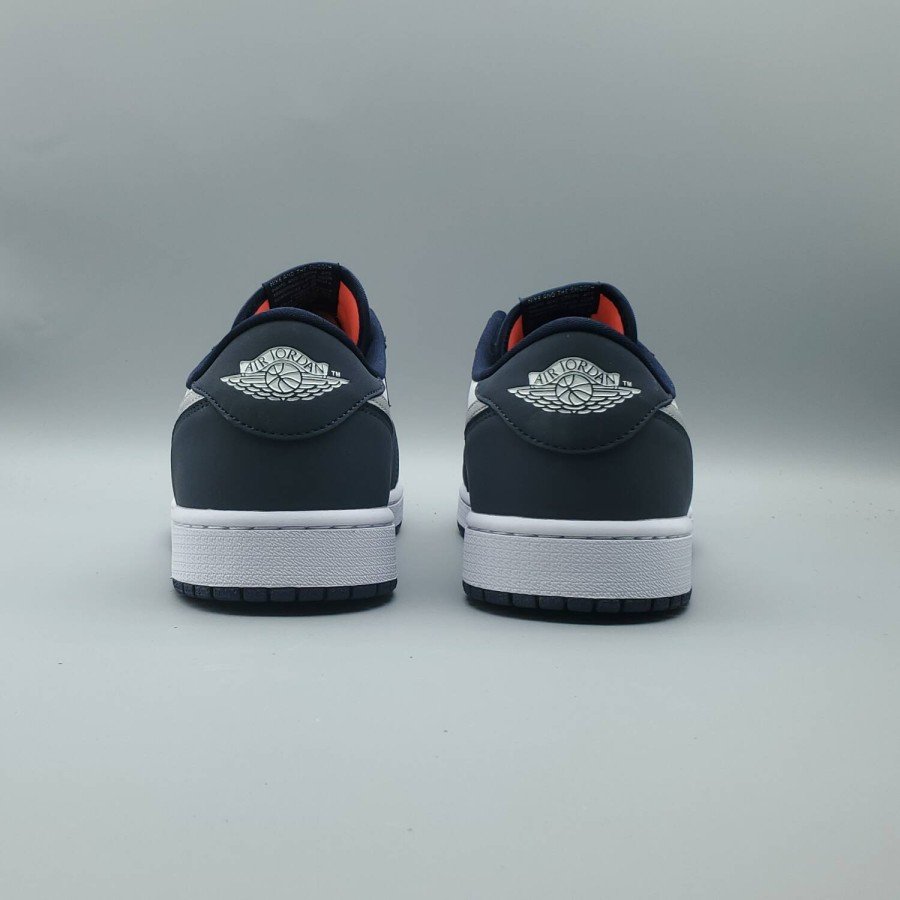 Jordan 1 Low SB Midnight Navy