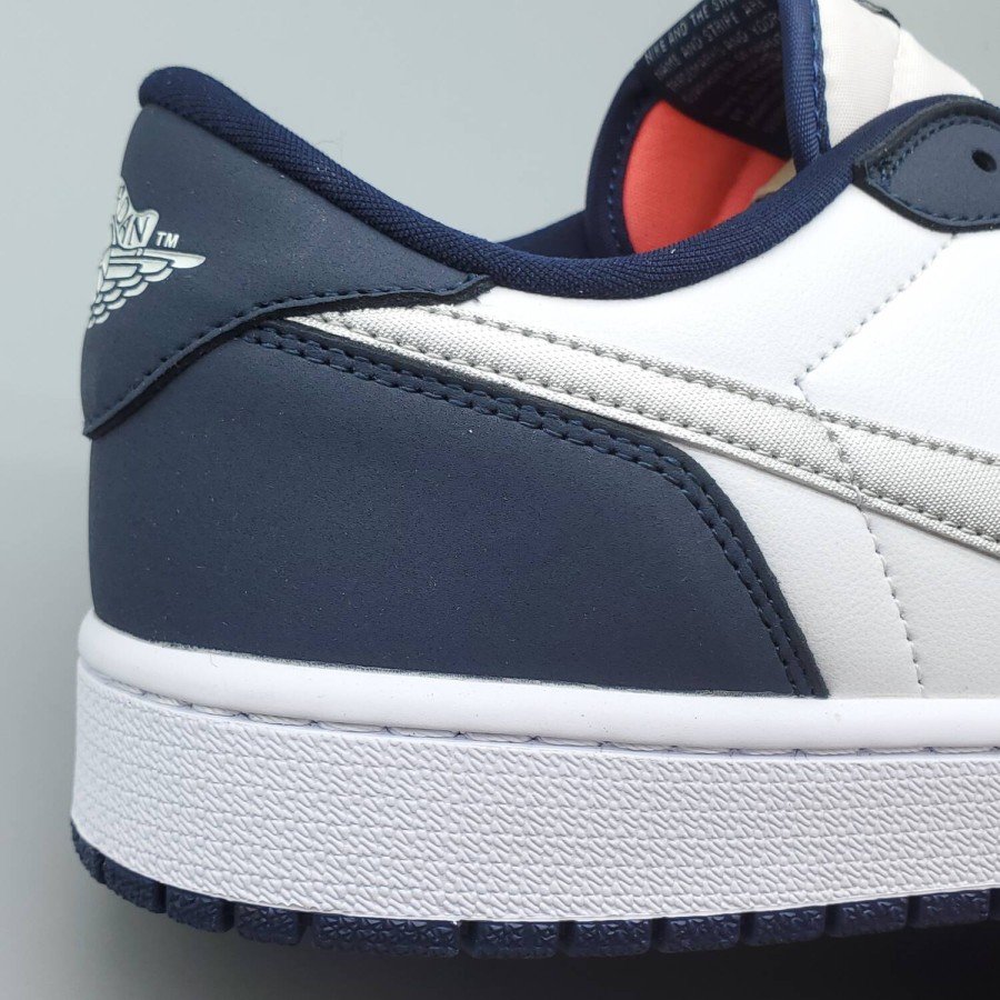 Jordan 1 Low SB Midnight Navy