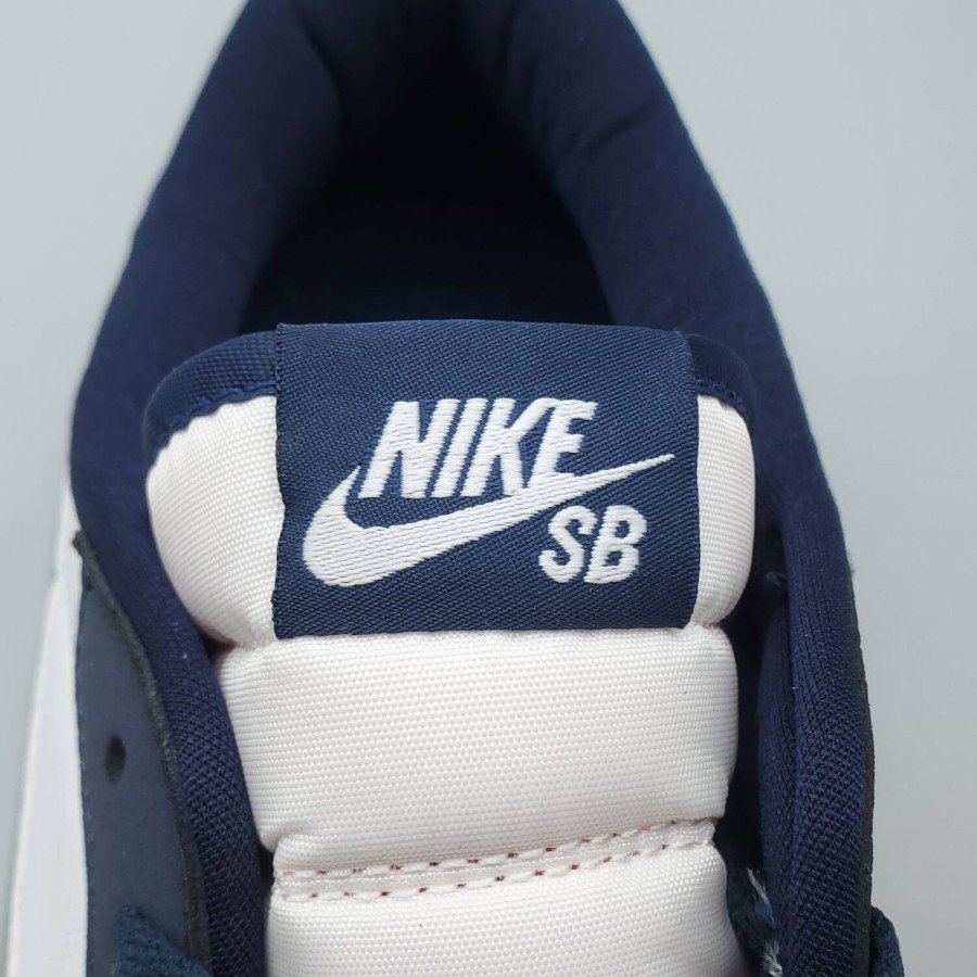 Jordan 1 Low SB Midnight Navy