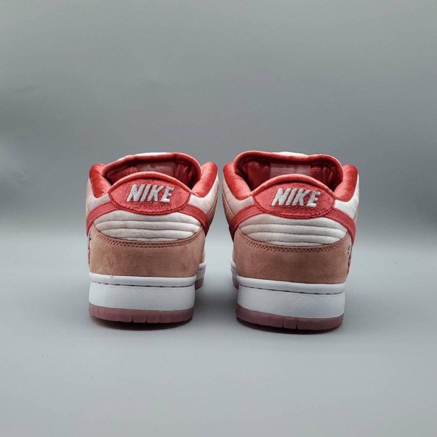 Nike SB Dunk Low StrangeLove Skateboards