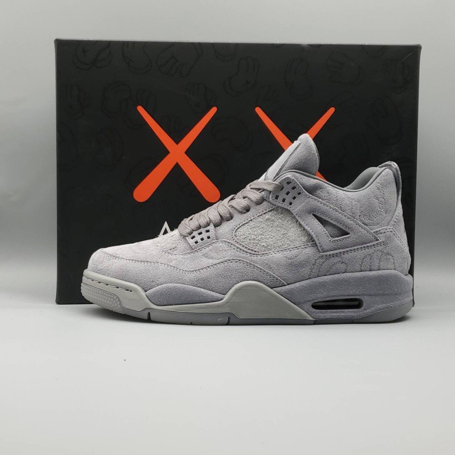 Jordan 4 Retro Kaws