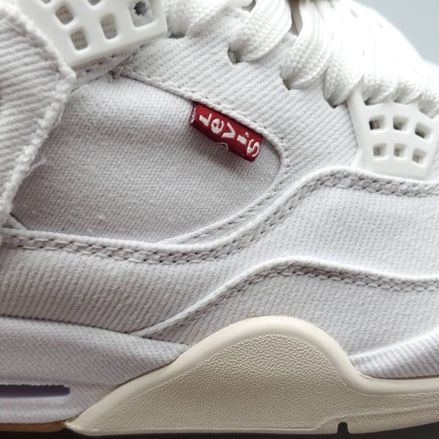 Jordan 4 Retro Levi's White