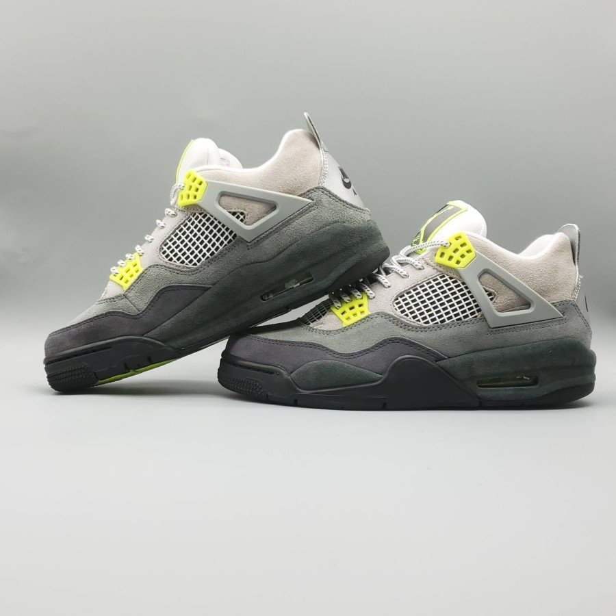 Jordan 4 Retro SE 95 Neon