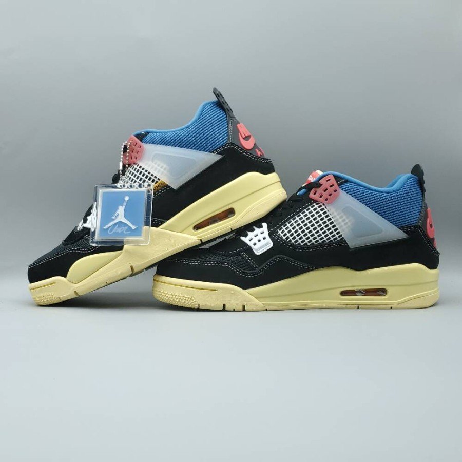 Air Jordan 4 Retro Union Off Noir