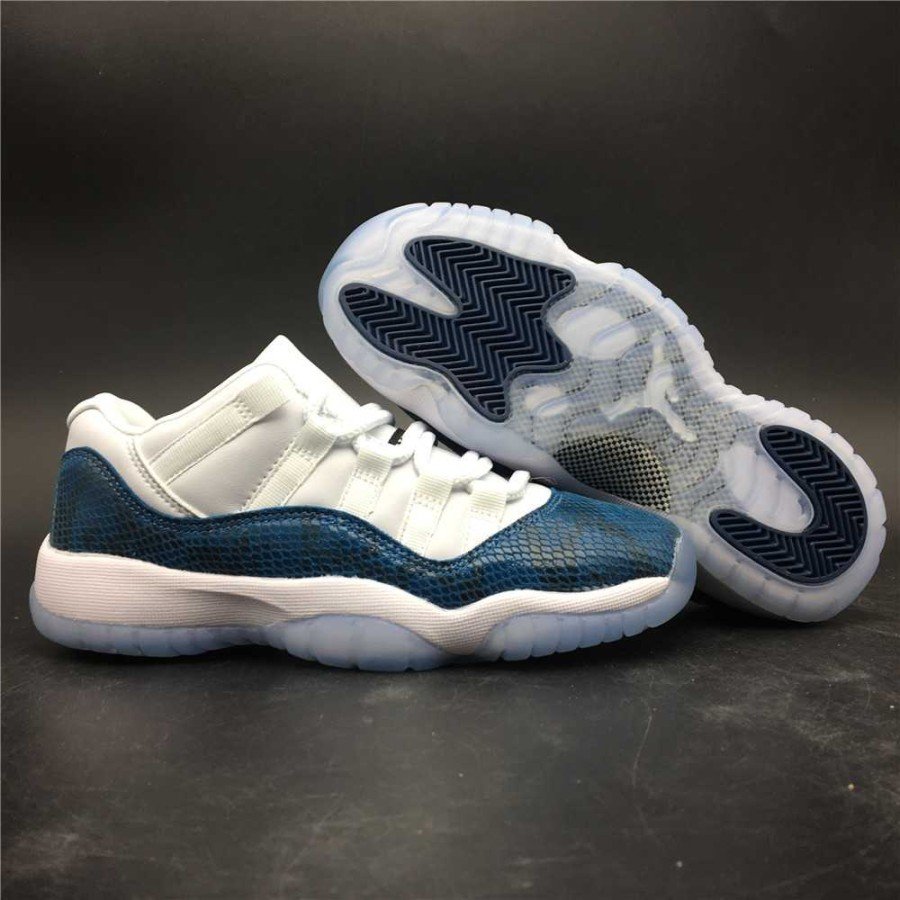 Jordan 11 Retro Low Snake Navy