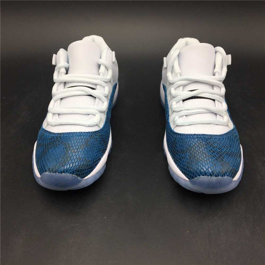 Jordan 11 Retro Low Snake Navy