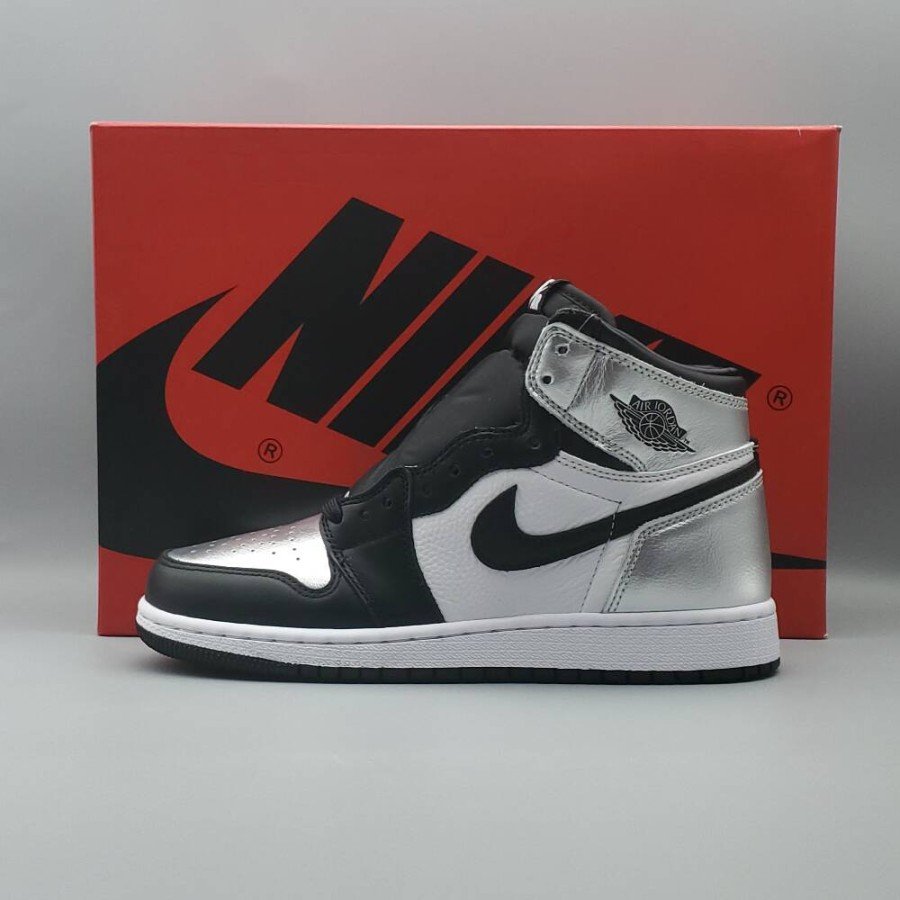 Jordan 1 Retro High Silver Toe