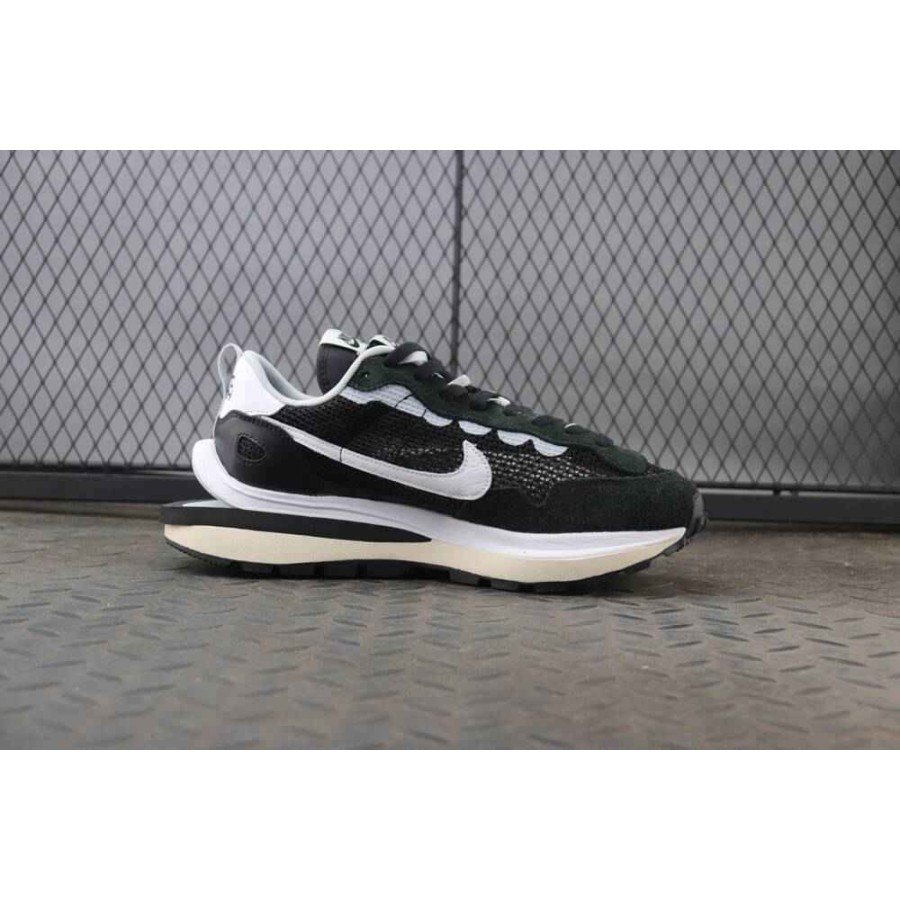 Nike Vaporwaffle sacai Black White