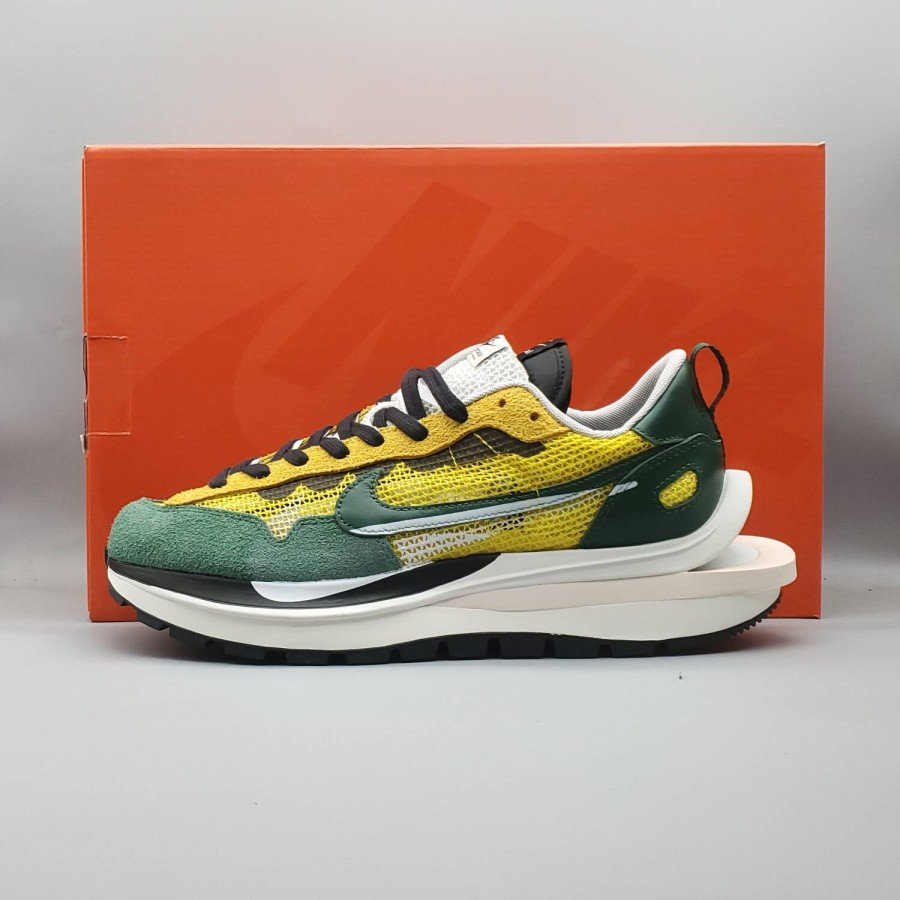 Nike Vaporwaffle sacai Tour Yellow Stadium Green