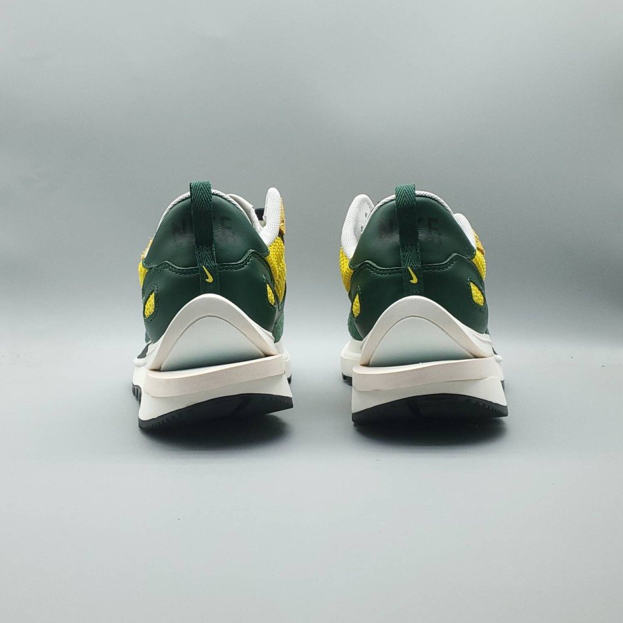Nike Vaporwaffle sacai Tour Yellow Stadium Green