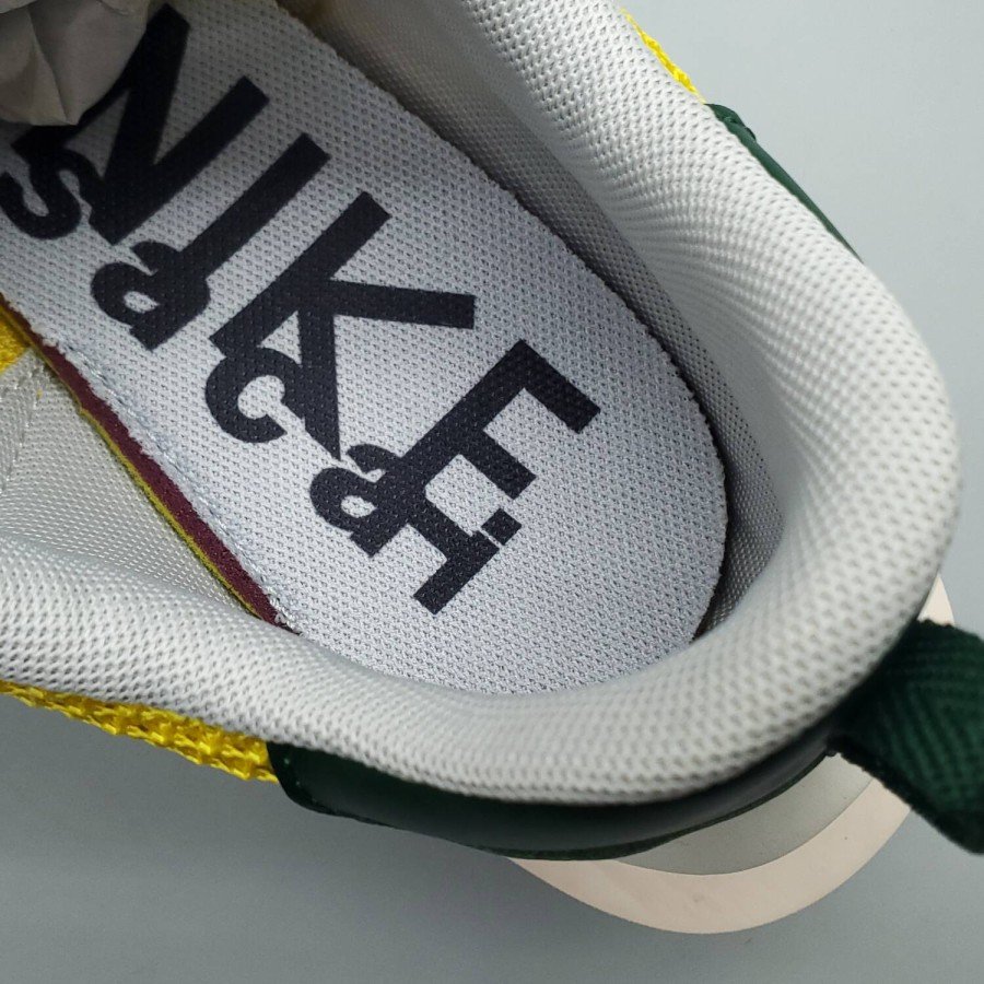 Nike Vaporwaffle sacai Tour Yellow Stadium Green