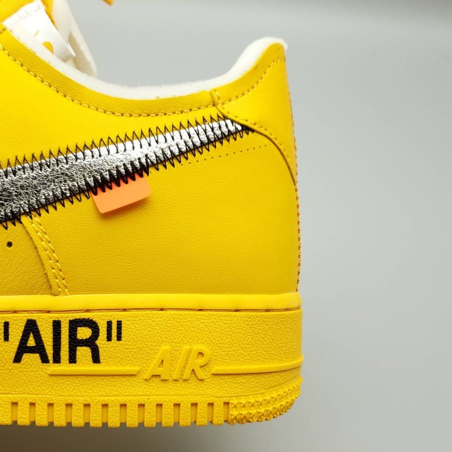 Nike Air Force 1 Low OFF-WHITE University Gold Metallic Silver