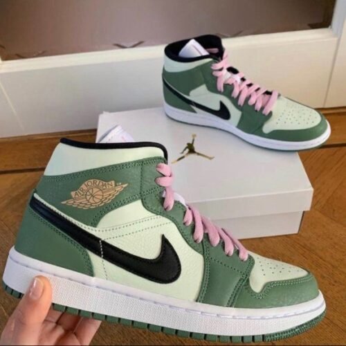 Air Jordan 1 Mid Dutch Green photo review