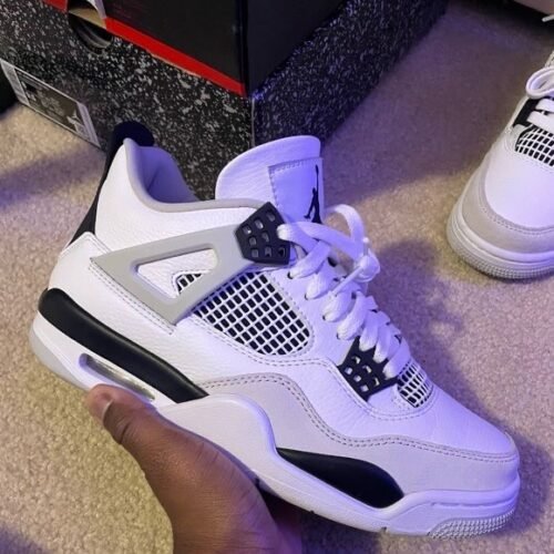 Air Jordan 4 Retro Military Black photo review