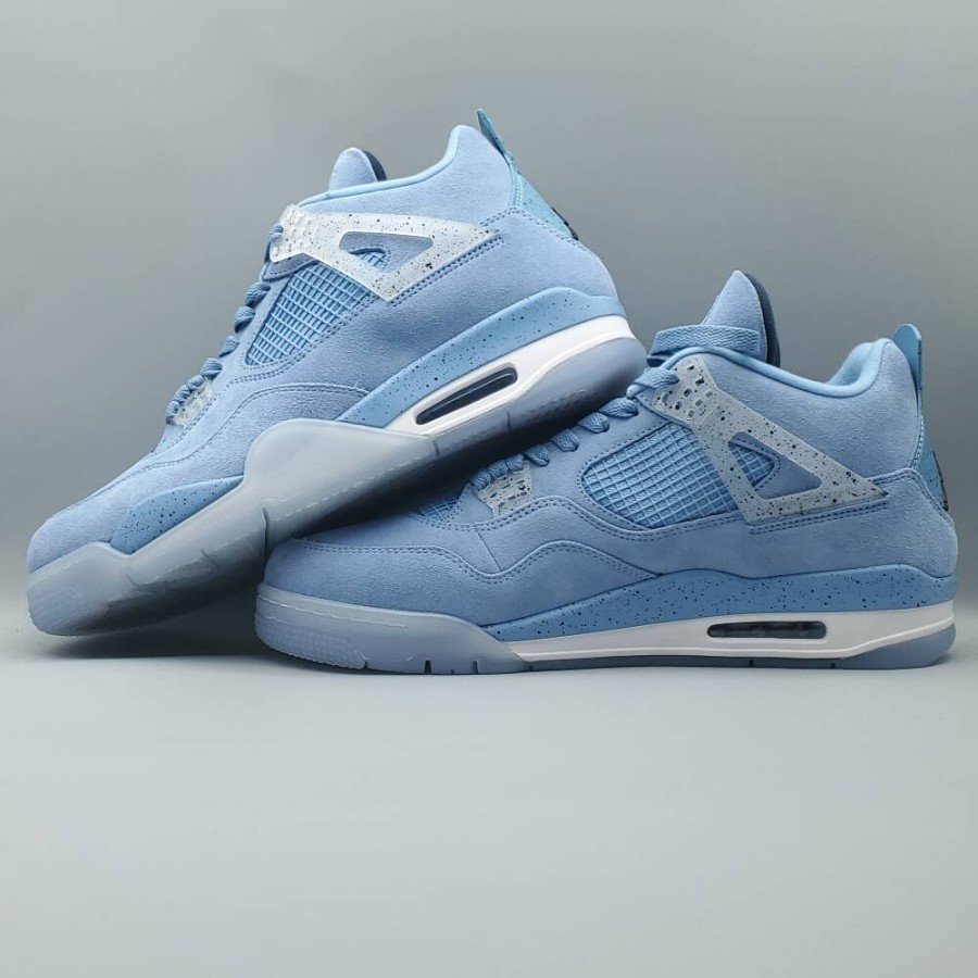 Air Jordan 4 Retro UNC (PE)