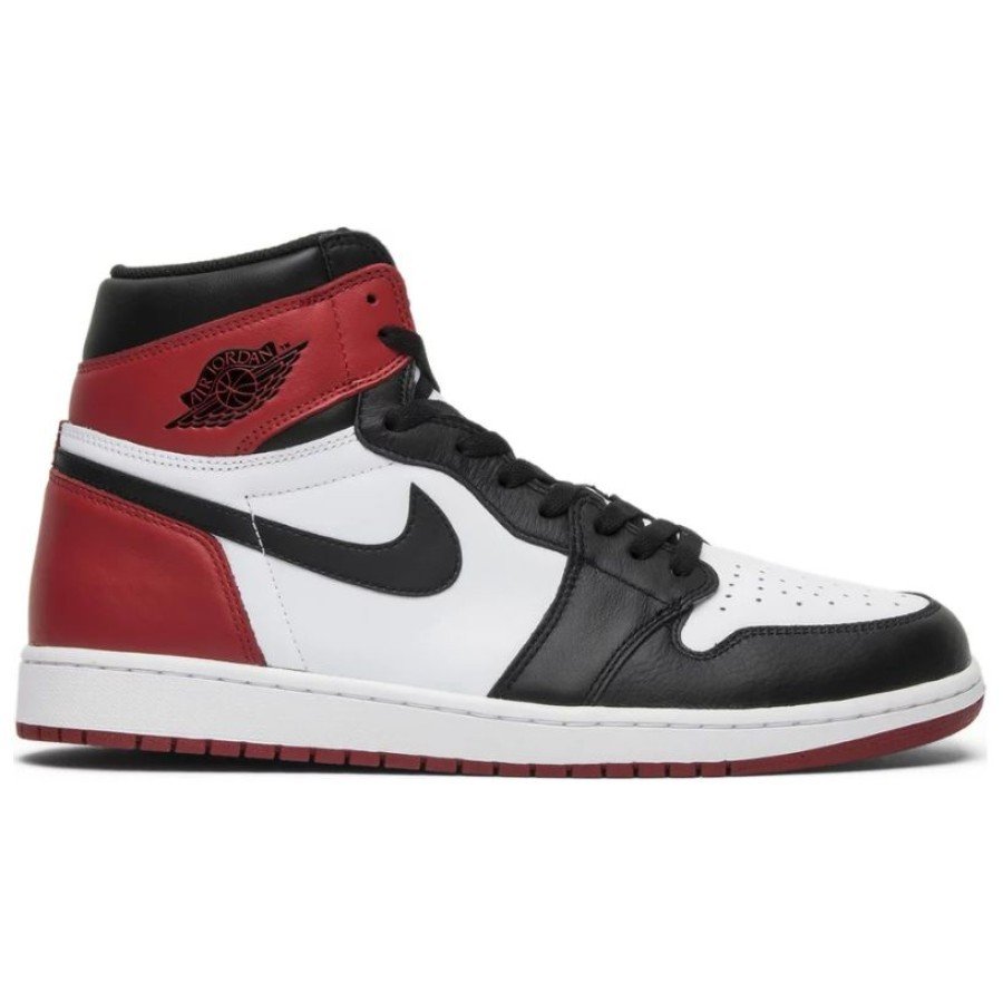 Air Jordan 1 Retro High OG 'Black Toe' 2016