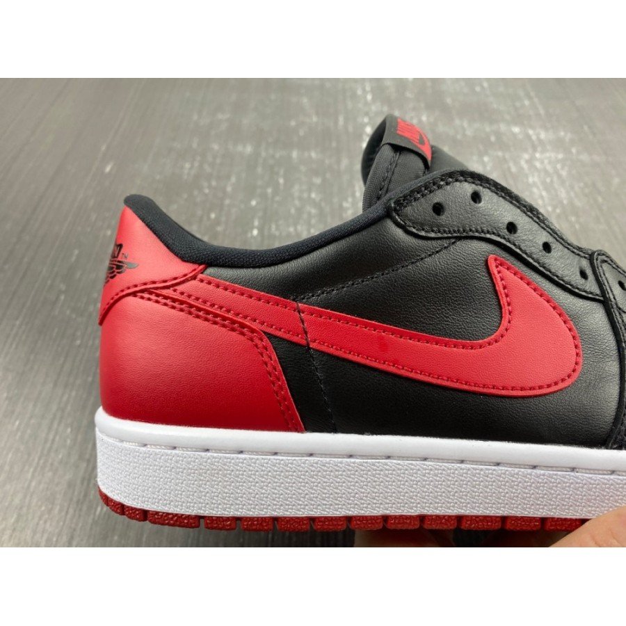 Jordan 1 Retro Low Bred