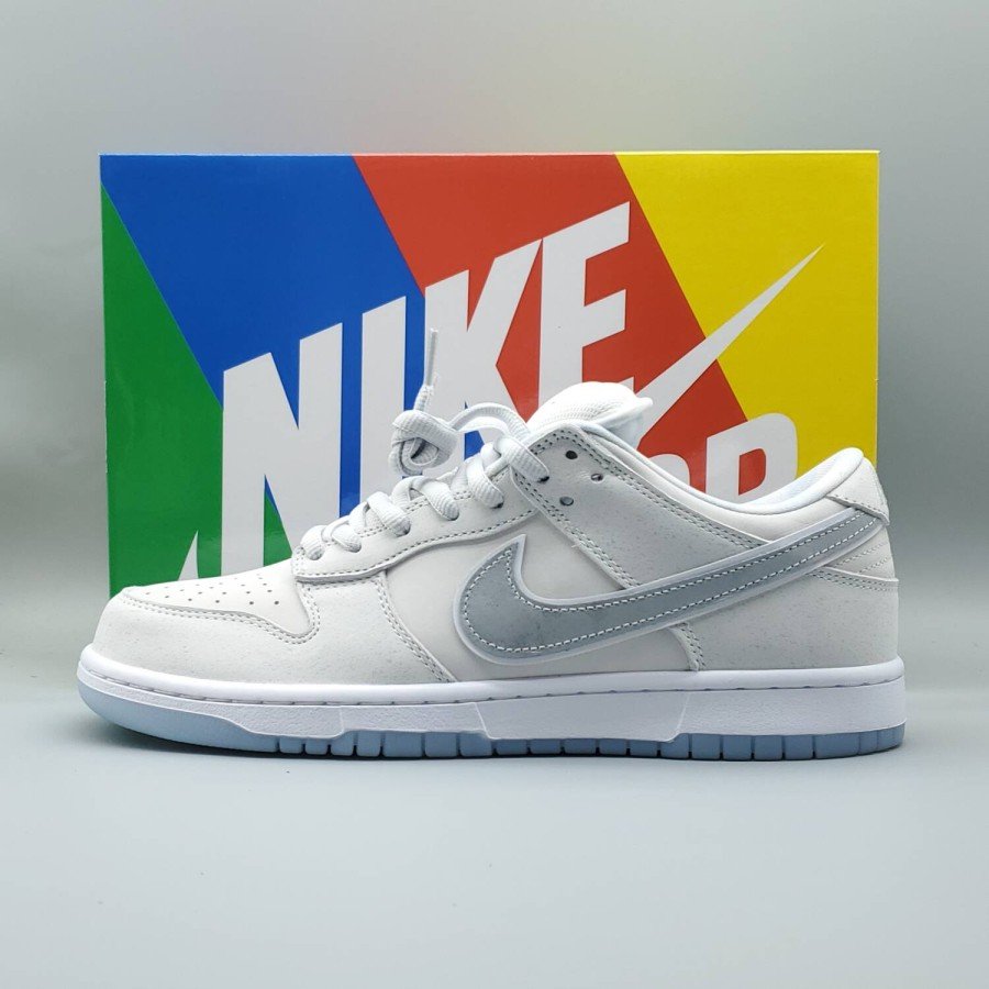 Nike SB Dunk Low White Lobster