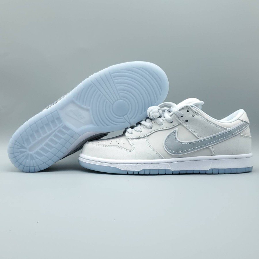 Nike SB Dunk Low White Lobster