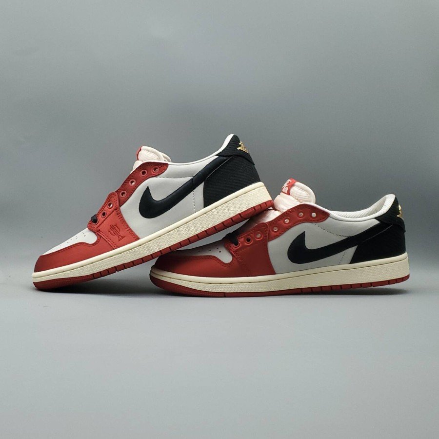 Jordan 1 Retro Low OG Trophy Room Away