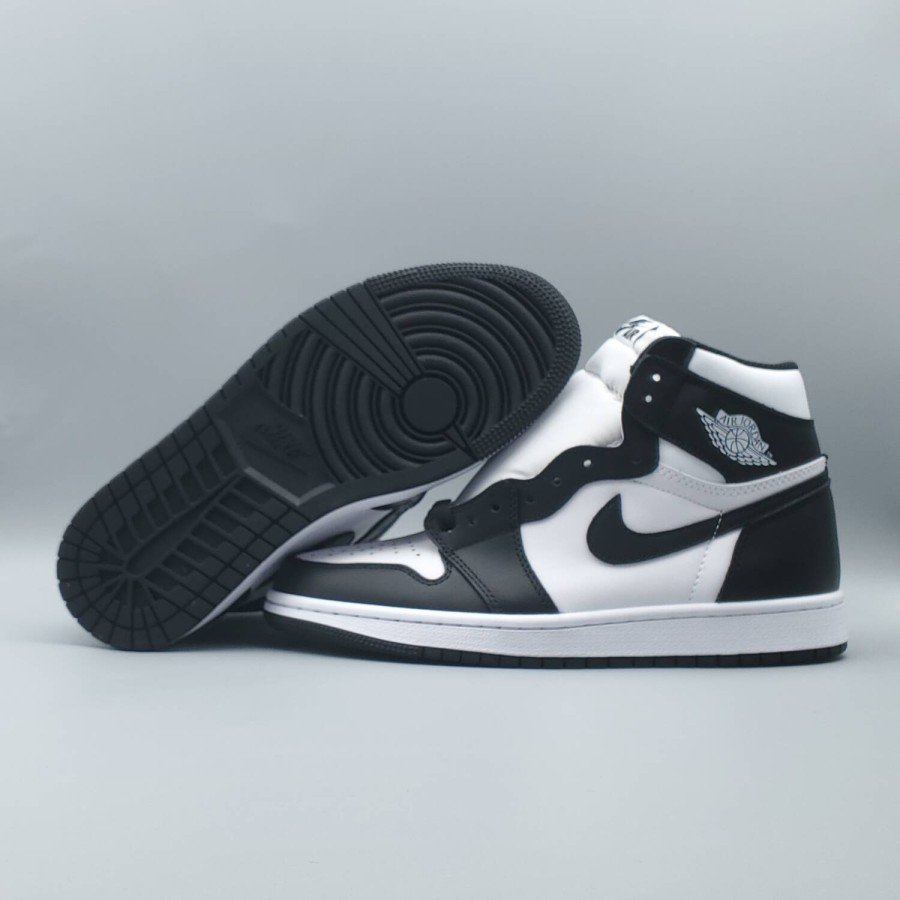 Air Jordan 1 Retro High OG 'Black/White'