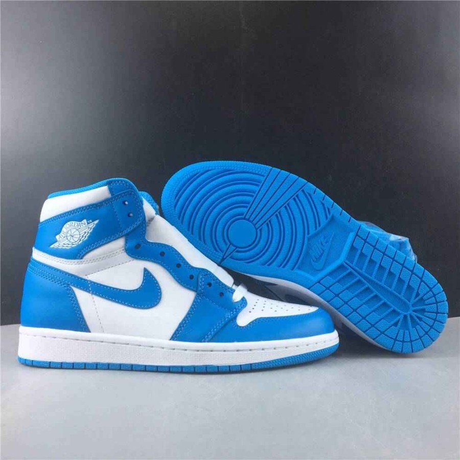 Air Jordan 1 Retro High OG 'UNC'