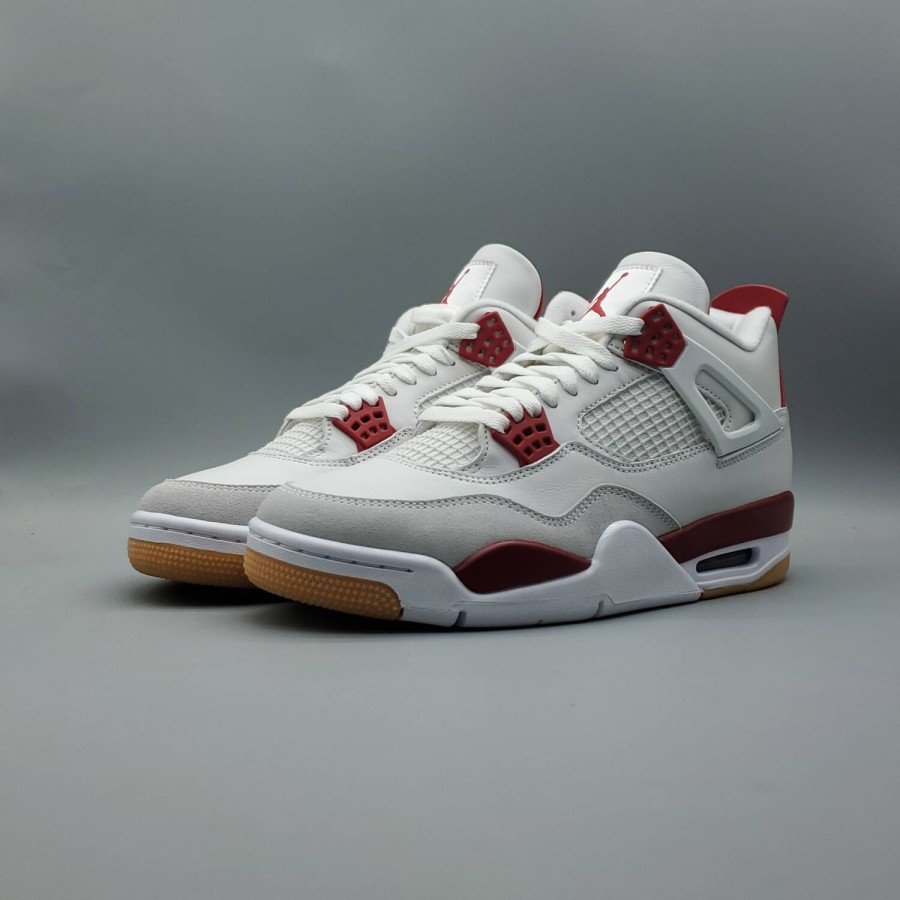 Nike SB x Air Jordan 4 Retro SP 'Varsity Red' Friends & Family