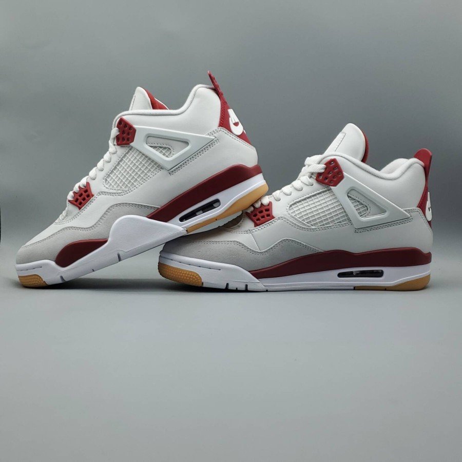 Nike SB x Air Jordan 4 Retro SP 'Varsity Red' Friends & Family