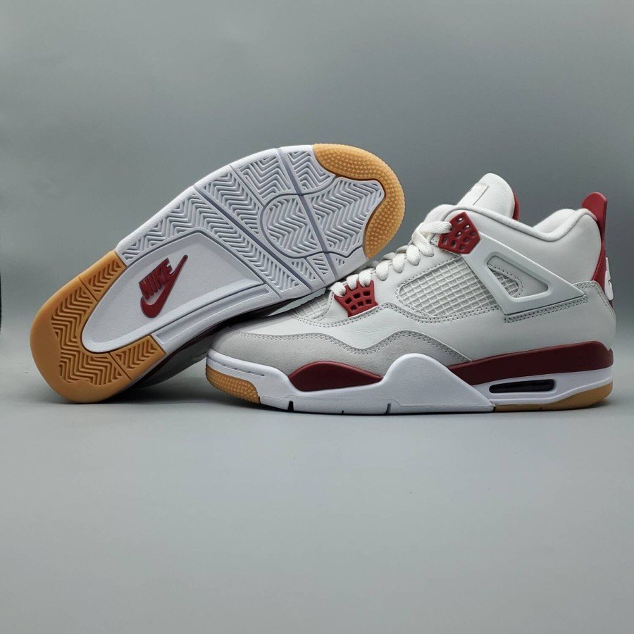 Nike SB x Air Jordan 4 Retro SP 'Varsity Red' Friends & Family
