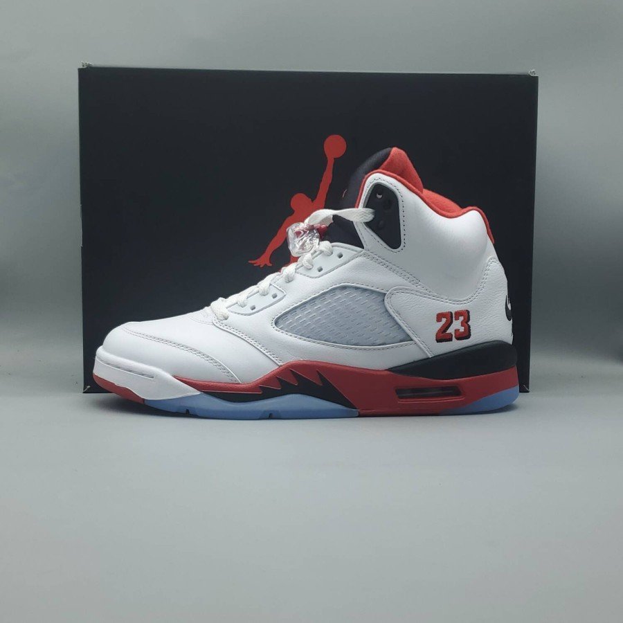 Air Jordan 5 Retro 'Fire Red' 2025