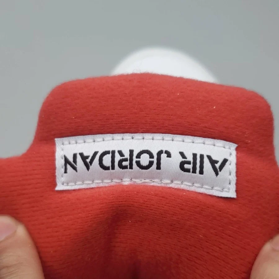 Air Jordan 5 Retro 'Fire Red' 2025